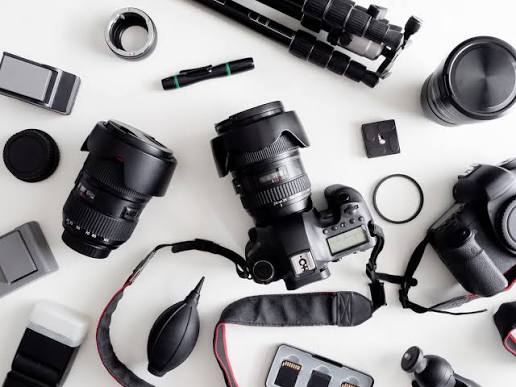 Camera & Lenses